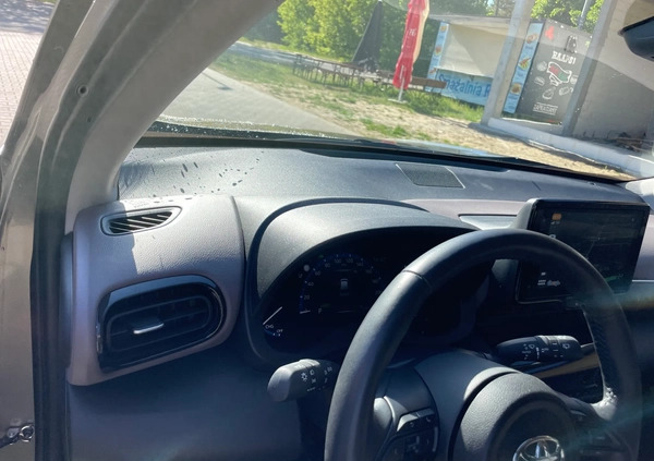 Toyota Yaris Cross cena 120000 przebieg: 18000, rok produkcji 2022 z Serock małe 596